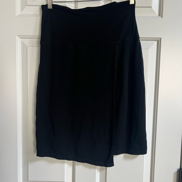 Athleta Classic Black Women's Skirt - M - Picture 2 of 3